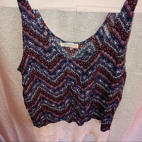 Cute summer top! - Picture 1 of 3